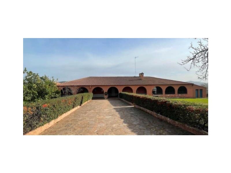 45 bedroom Finca/Country House for sale in Puebla de Don Rodrigo with pool garage - € 36,000,000 (Ref: 8897005)