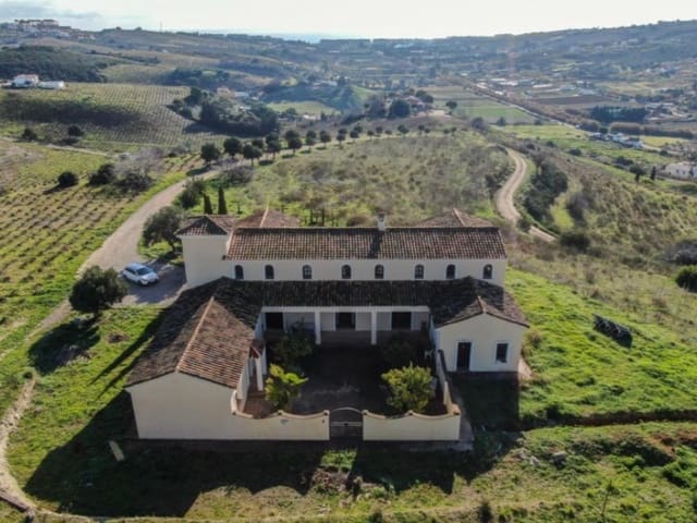 4 makuuhuone Maalaistalo myytävänä paikassa Casares Golf - Casares del Sol, Casares mukana 
autotalli - 2 500 000 € (Ref: 8905744)