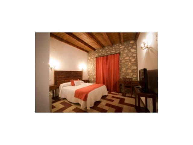 18 bedroom Hotel for sale in Chillarón de Cuenca with garage - € 1,800,000 (Ref: 9353362)