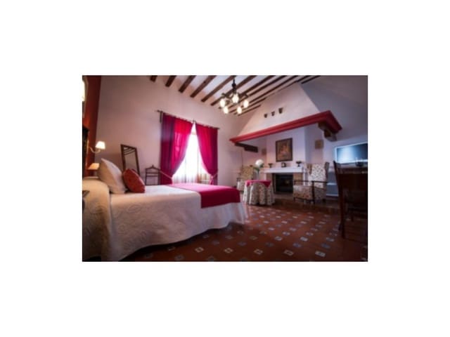 18 bedroom Hotel for sale in Chillarón de Cuenca with garage - € 1,800,000 (Ref: 9353362)