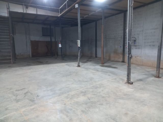 Comercial para venda em Manises - 400 000 € (Ref: 9758723)