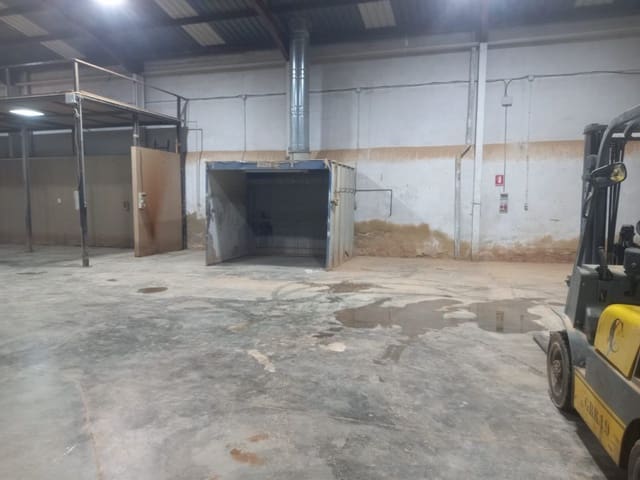 Comercial para venda em Manises - 400 000 € (Ref: 9758723)