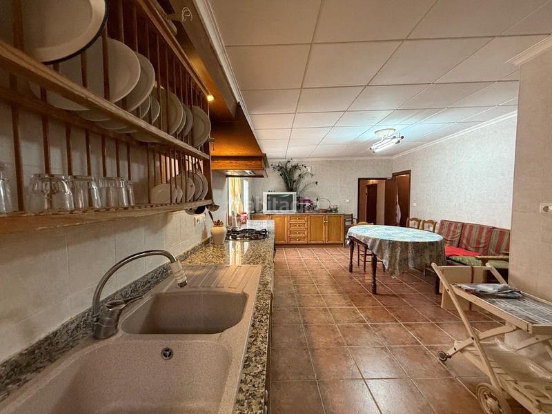 Maalaistalo myytävänä paikassa Pinoso - 1 275 000 € (Ref: 9811411)