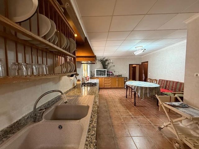 Maalaistalo myytävänä paikassa Pinoso - 1 275 000 € (Ref: 9811411)