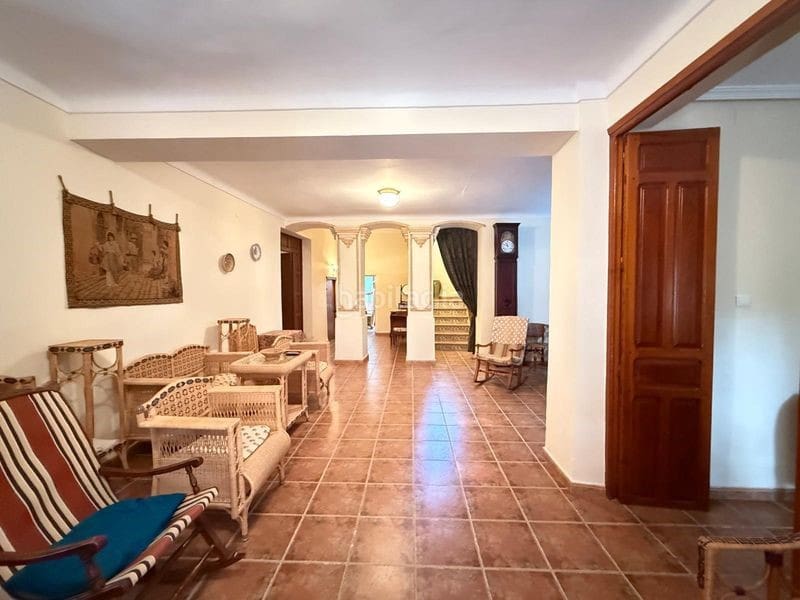 5 bedroom Finca/Country House for sale in Pinoso - € 675,000 (Ref: 9845239)
