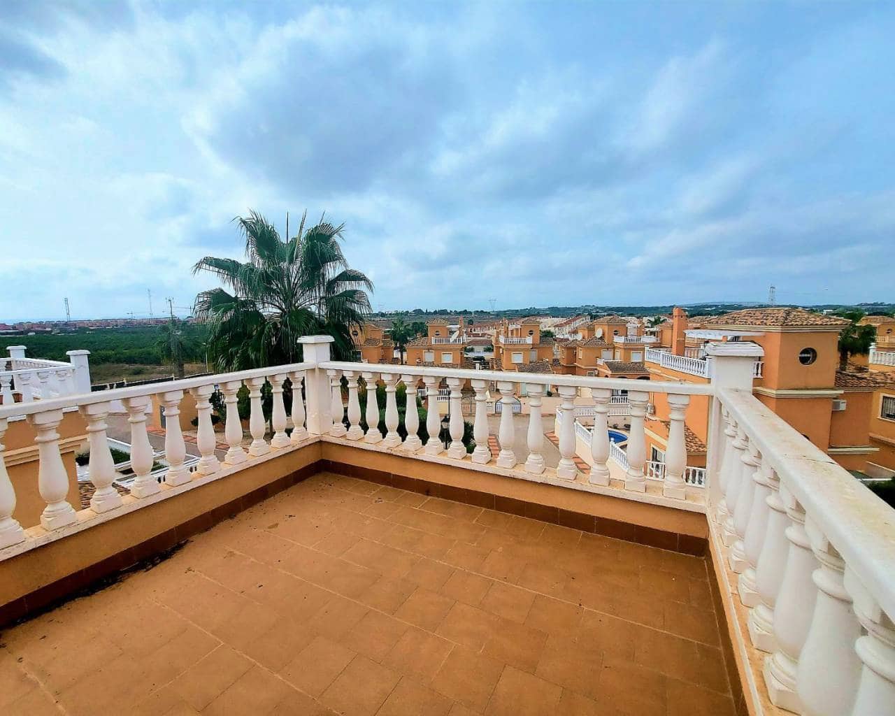 3 soveværelse Villa til salg i Lo Crispin med swimmingpool garage - € 220.000 (Ref: 9324371)