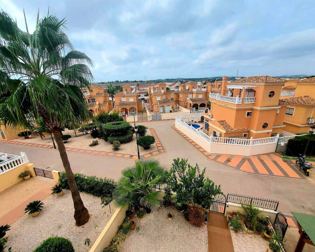 3 soveværelse Villa til salg i Lo Crispin med swimmingpool garage - € 220.000 (Ref: 9324371)