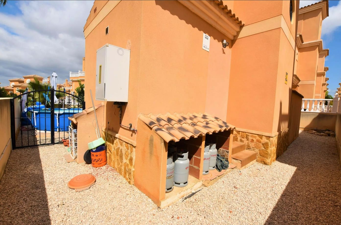 3 soveværelse Villa til salg i Lo Crispin med swimmingpool garage - € 220.000 (Ref: 9324371)