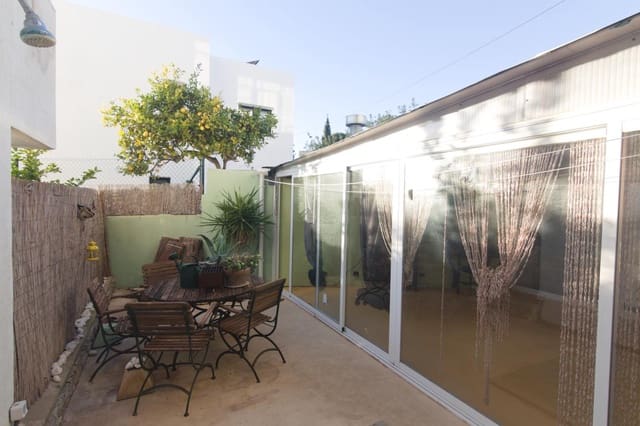 Piso de 3 habitaciones en Ibiza / Eivissa ciudad en venta con piscina - 495.000 € (Ref: 8433594)