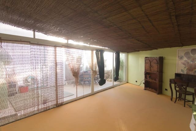 Piso de 3 habitaciones en Ibiza / Eivissa ciudad en venta con piscina - 495.000 € (Ref: 8433594)