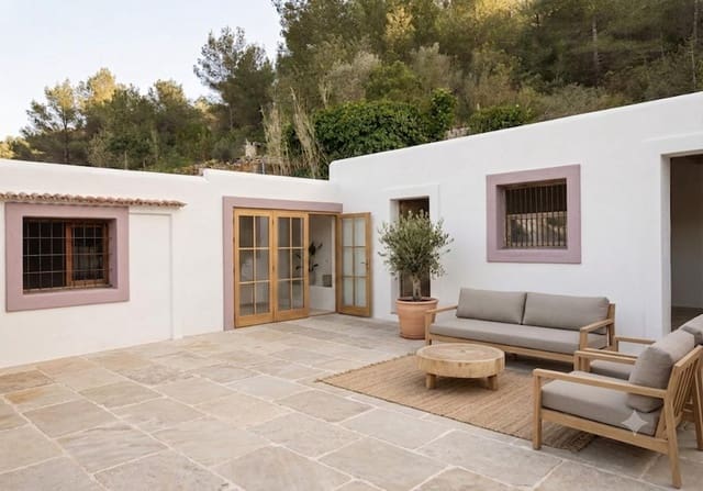 3 bedroom Finca/Country House for sale in San Jose / Sant Josep de Sa Talaia - € 650,000 (Ref: 8436105)