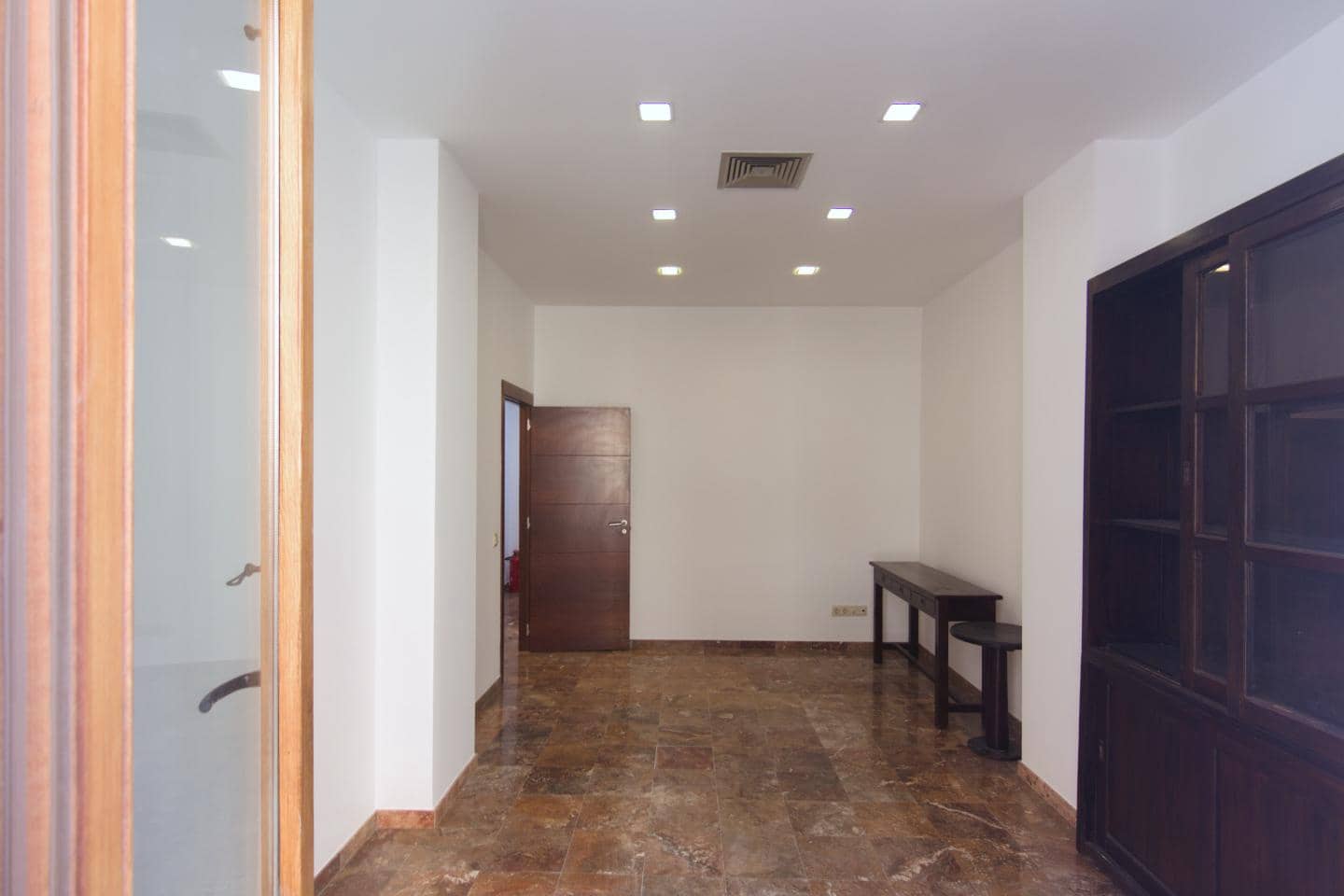 2 bedroom Office for rent in Ibiza / Eivissa town - € 1,600 (Ref: 8665977)