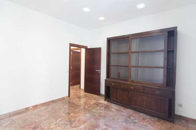 2 makuuhuone Toimisto vuokrattavana paikassa Ibiza kaupunki - 1 600 € (Ref: 8665977)