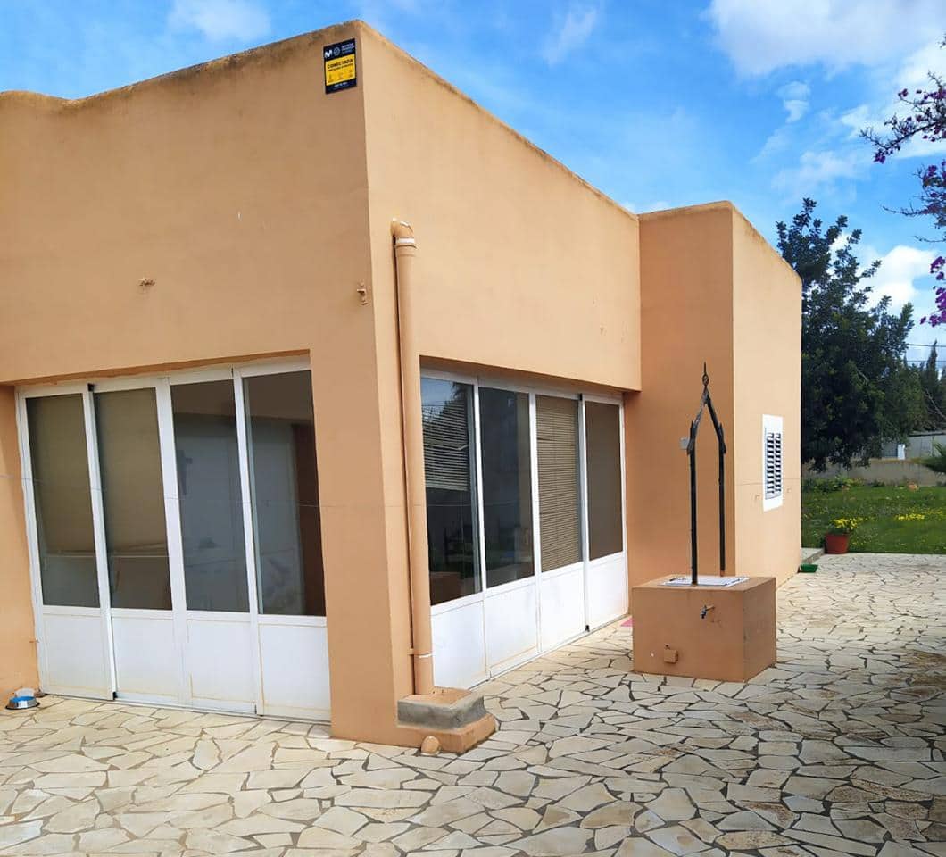 2 bedroom Villa for sale in San Jose / Sant Josep de Sa Talaia - € 1,549,000 (Ref: 8895507)