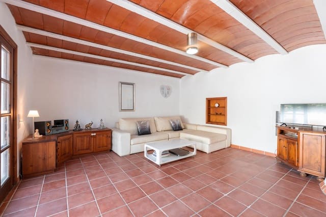 3 sypialnia Willa na sprzedaż w Santa Eulalia / Santa Eularia - 750 000 € (Ref: 9532602)