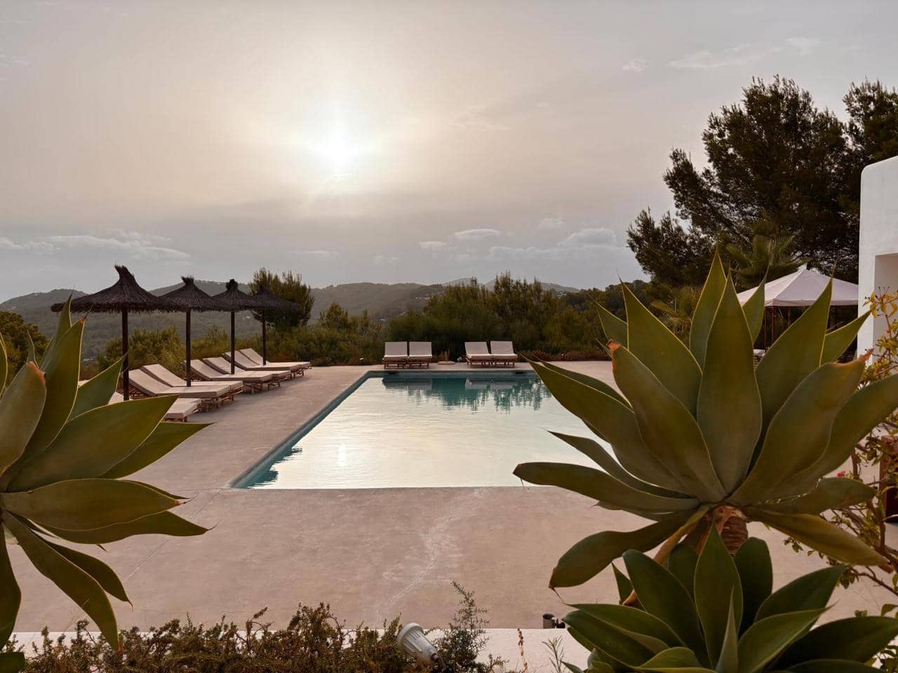 6 bedroom Villa for sale in Sant Agusti des Vedra with pool - € 5,300,000 (Ref: 9665119)