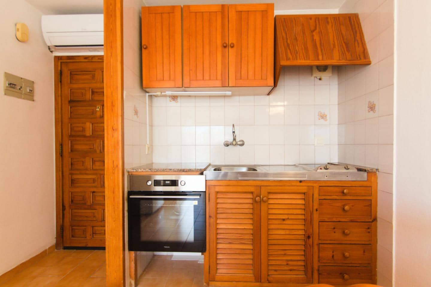 1 bedroom Flat for rent in Playa d'en Bossa - € 2,100 (Ref: 9737169)