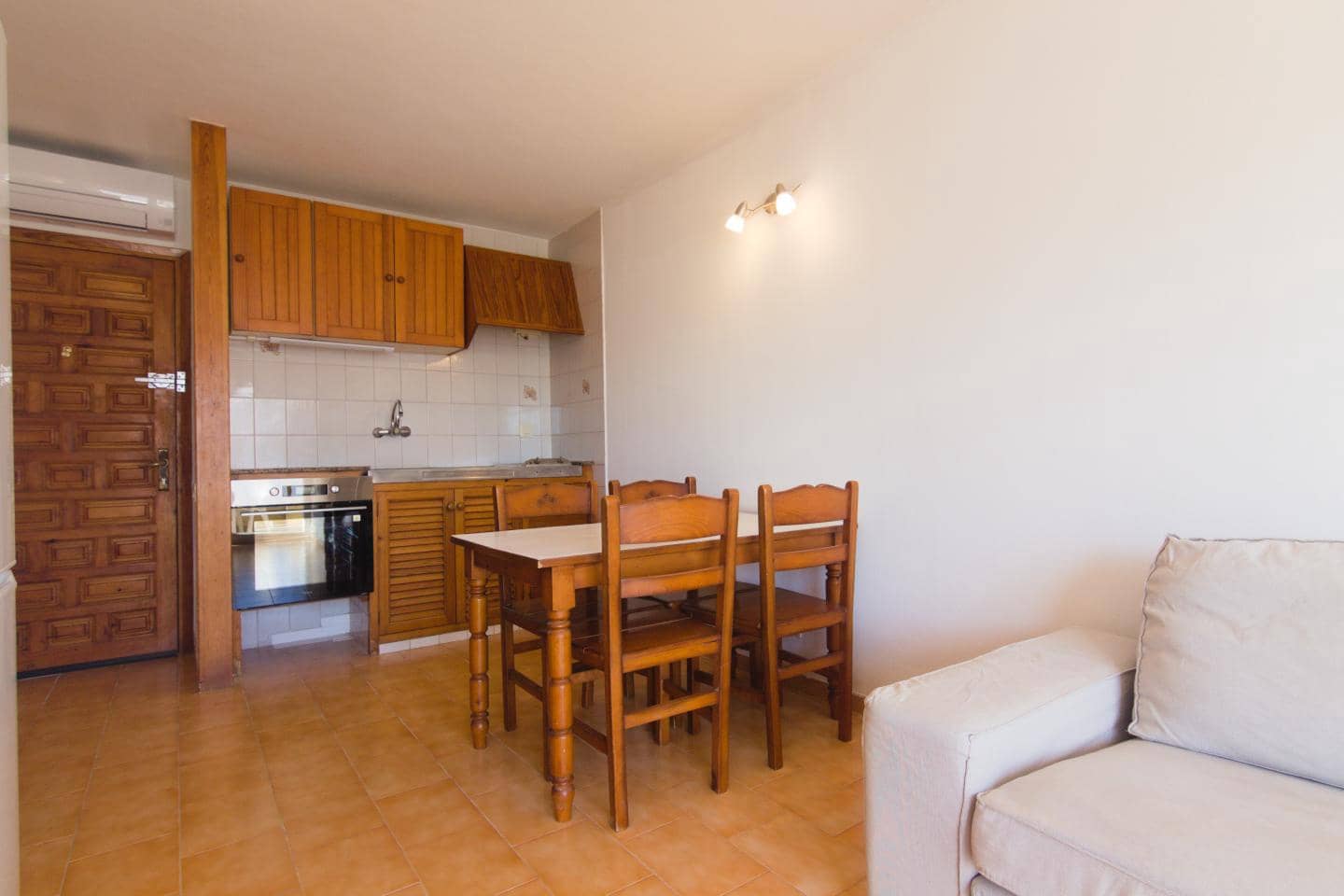 1 bedroom Flat for rent in Playa d'en Bossa - € 2,100 (Ref: 9737169)
