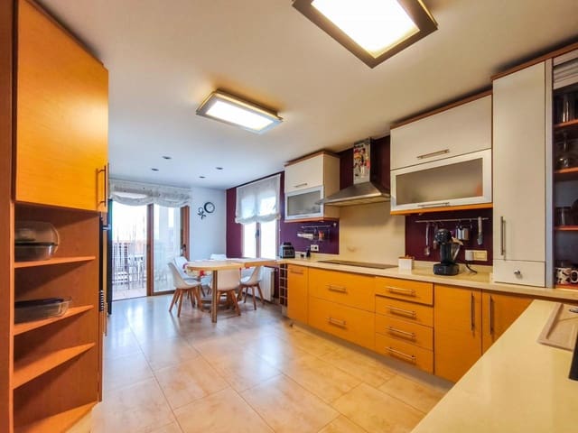 4 makuuhuone Huvila myytävänä paikassa Sant Antoni de Portmany mukana uima-altaan 
autotalli - 1 700 000 € (Ref: 9770936)