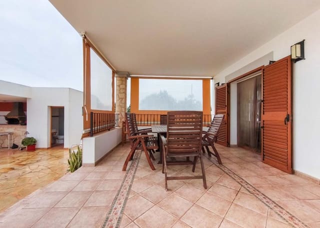 4 makuuhuone Huvila myytävänä paikassa Sant Antoni de Portmany mukana uima-altaan 
autotalli - 1 700 000 € (Ref: 9770936)