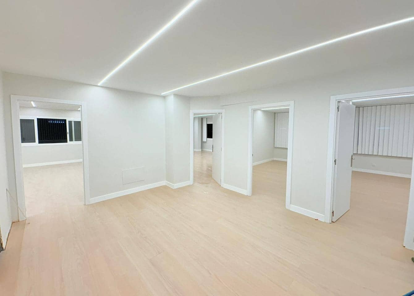 Oficina de 6 habitaciones en Ibiza / Eivissa ciudad en alquiler - 3.400 € (Ref: 9823485)