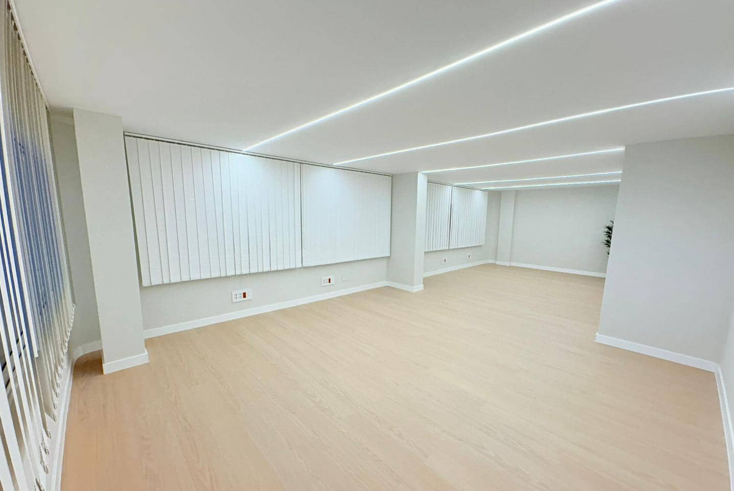 Oficina de 6 habitaciones en Ibiza / Eivissa ciudad en alquiler - 3.400 € (Ref: 9823485)