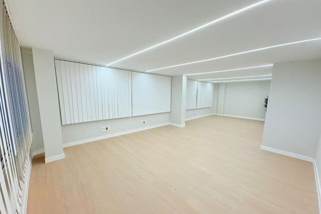 Oficina de 6 habitaciones en Ibiza / Eivissa ciudad en alquiler - 3.400 € (Ref: 9823485)