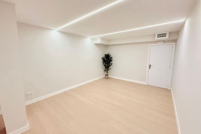 Oficina de 6 habitaciones en Ibiza / Eivissa ciudad en alquiler - 3.400 € (Ref: 9823485)