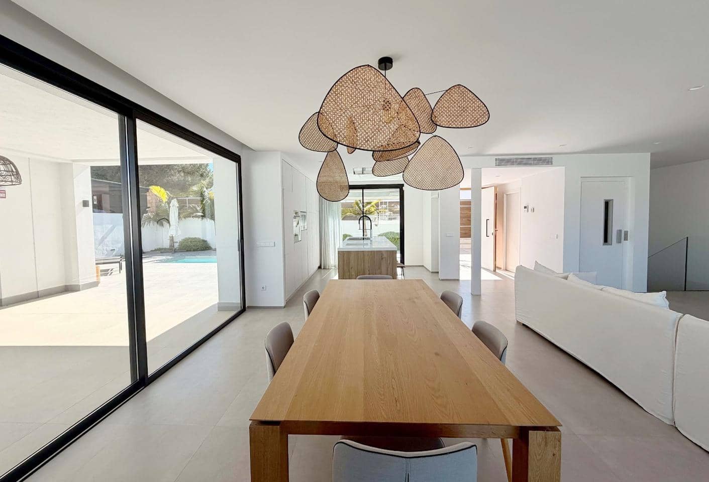 5 soverom Villa til salgs i Talamanca med svømmebasseng garasje - € 2 470 000 (Ref: 9904984)