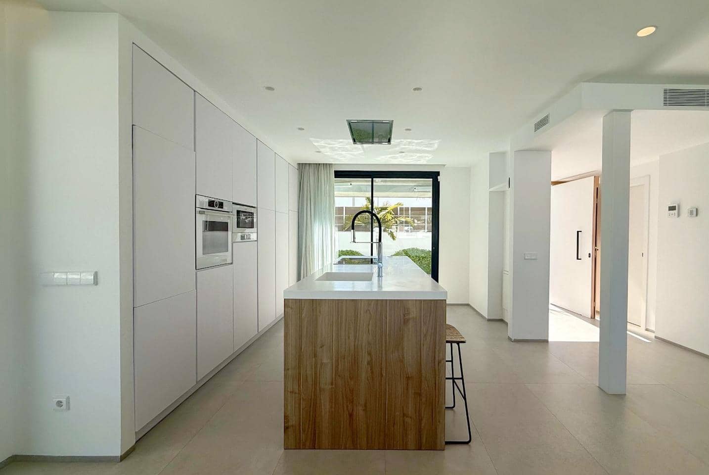 5 soverom Villa til salgs i Talamanca med svømmebasseng garasje - € 2 470 000 (Ref: 9904984)
