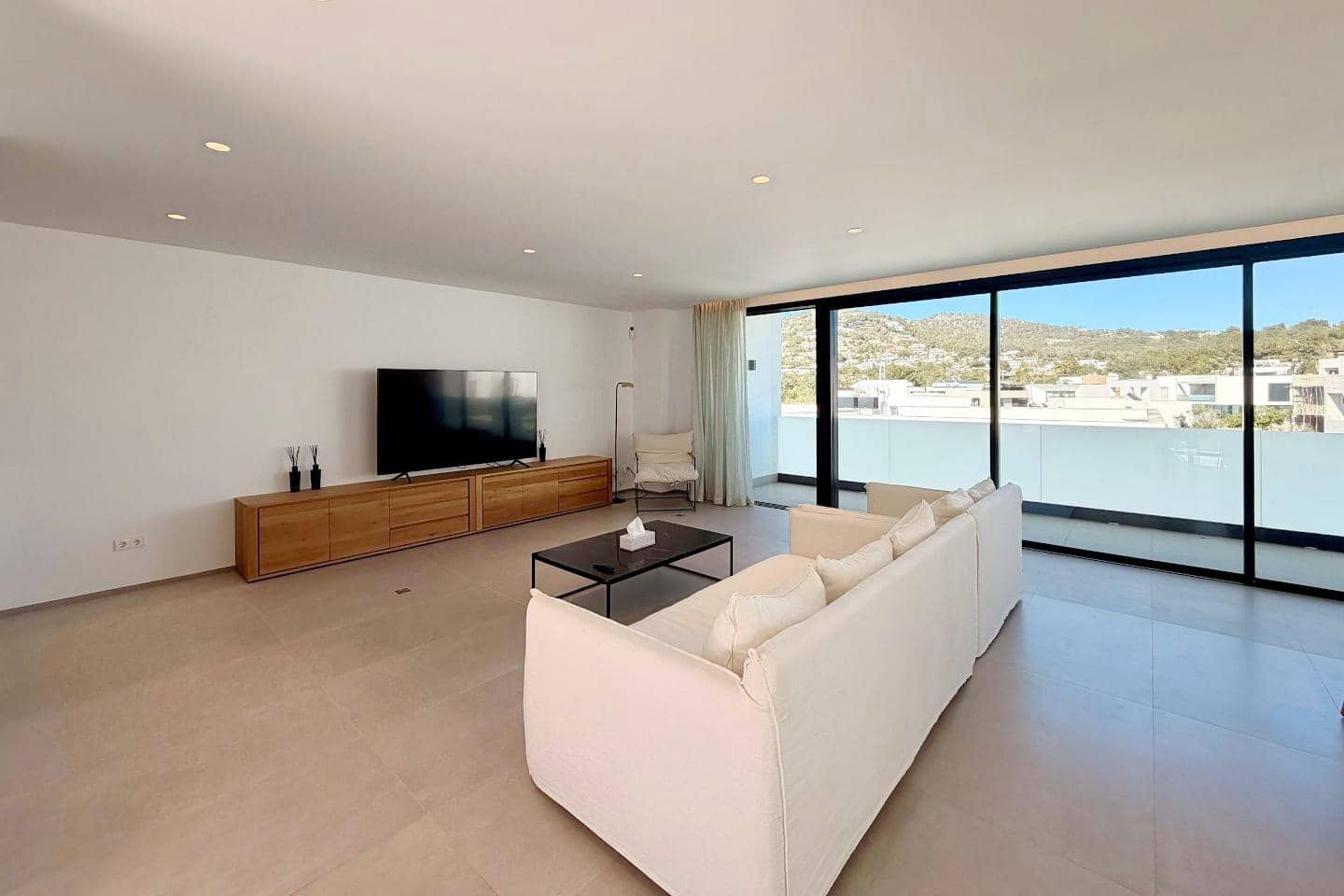 5 soverom Villa til salgs i Talamanca med svømmebasseng garasje - € 2 470 000 (Ref: 9904984)
