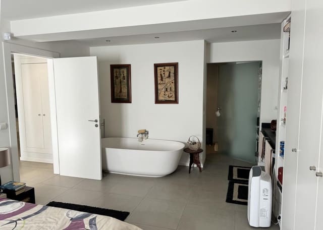 5 quarto Moradia para arrendar em Ibiza / Eivissa cidade com piscina garagem - 7 800 € (Ref: 9950228)