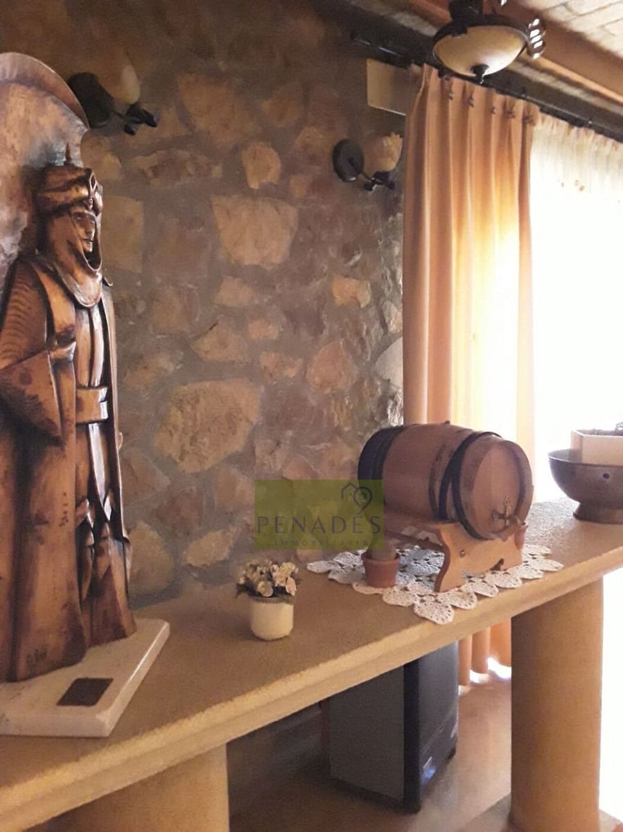 Chalet de 7 habitaciones en Ontinyent en venta con piscina - 600.000 € (Ref: 5609047)