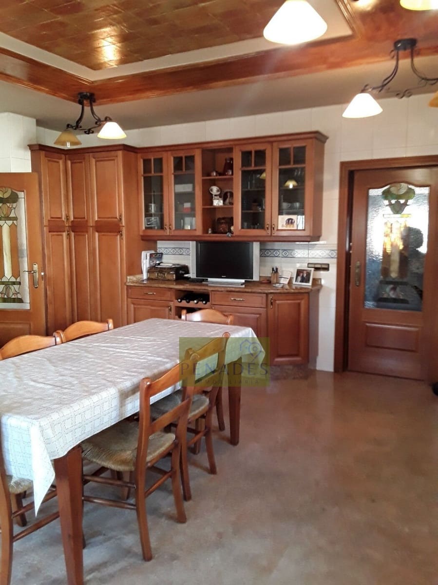 Chalet de 7 habitaciones en Ontinyent en venta con piscina - 600.000 € (Ref: 5609047)