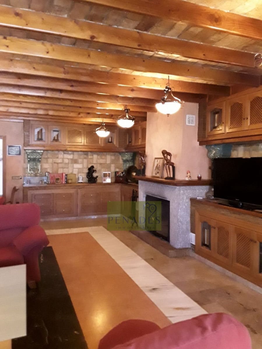 Chalet de 7 habitaciones en Ontinyent en venta con piscina - 600.000 € (Ref: 5609047)