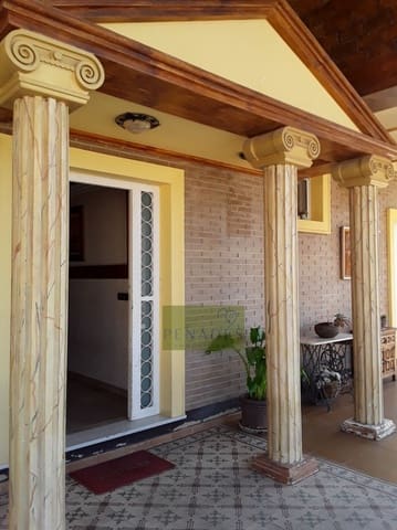 Chalet de 7 habitaciones en Ontinyent en venta con piscina - 600.000 € (Ref: 5609047)