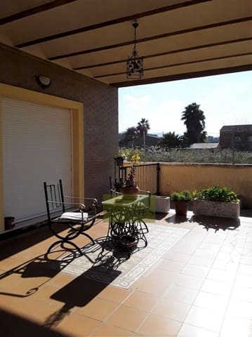 Chalet de 7 habitaciones en Ontinyent en venta con piscina - 600.000 € (Ref: 5609047)