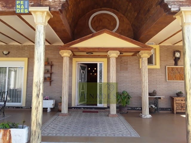 Chalet de 7 habitaciones en Ontinyent en venta con piscina - 600.000 € (Ref: 5609047)