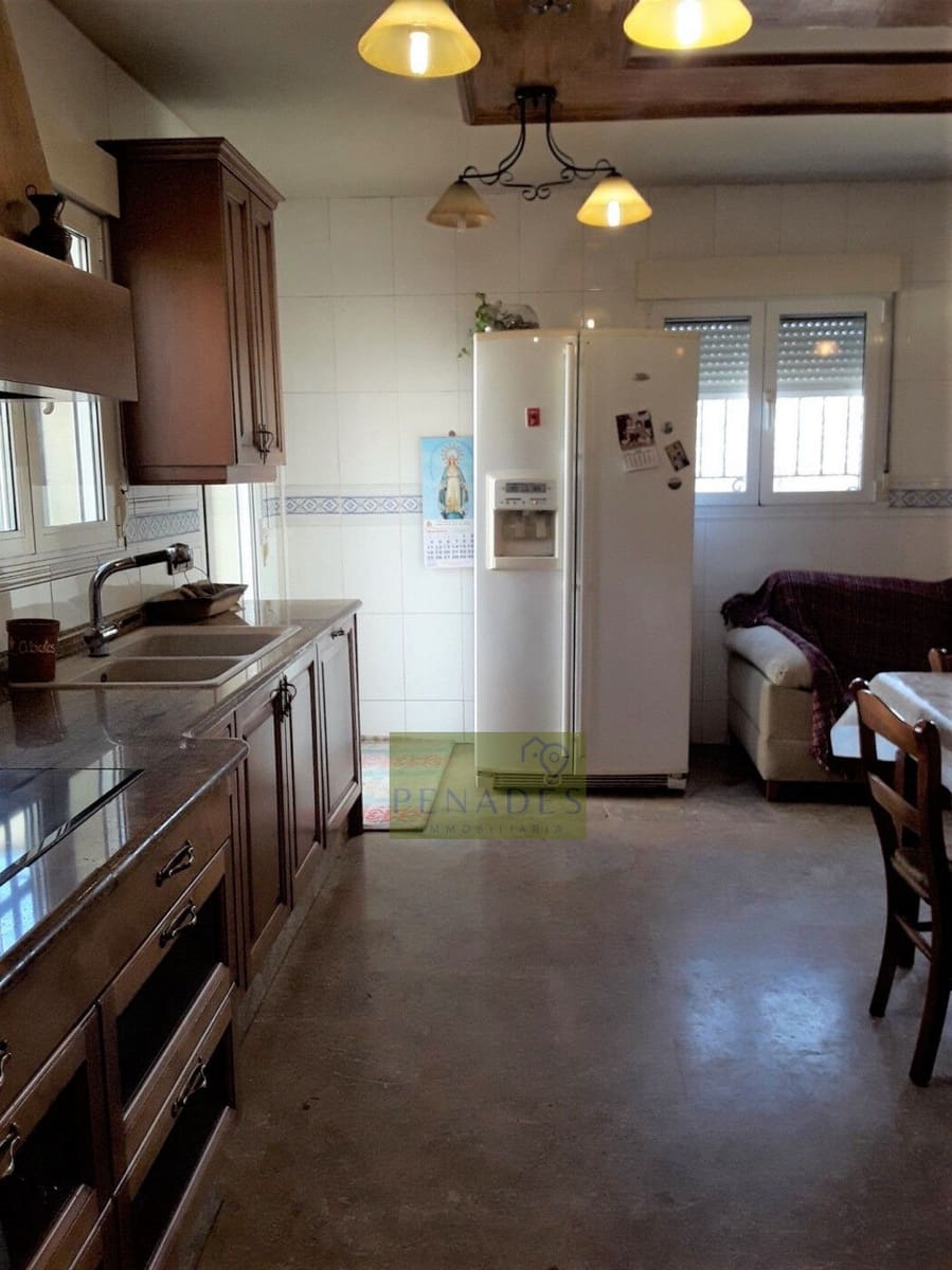 Chalet de 7 habitaciones en Ontinyent en venta con piscina - 600.000 € (Ref: 5609047)