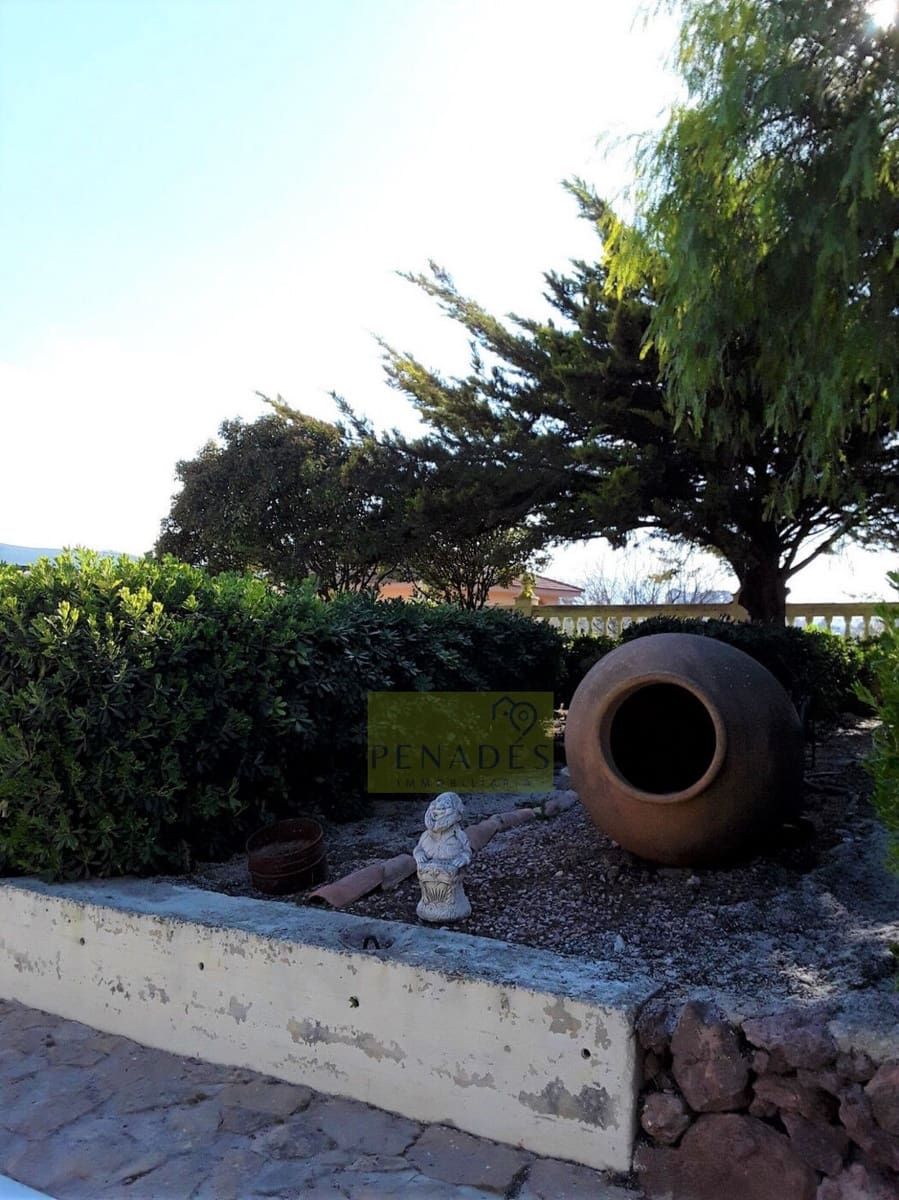 Chalet de 7 habitaciones en Ontinyent en venta con piscina - 600.000 € (Ref: 5609047)