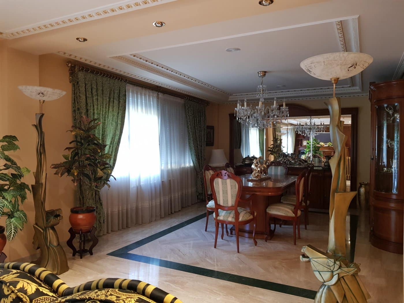 5 soveværelse Rækkehus til salg i Albaida med garage - € 550.000 (Ref: 6198513)