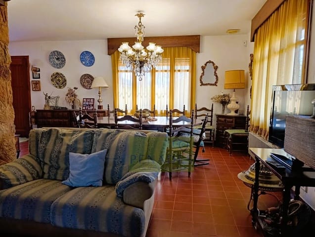 7 makuuhuone Huvila myytävänä paikassa Ontinyent - 650 000 € (Ref: 6198520)