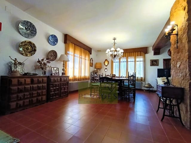 7 makuuhuone Huvila myytävänä paikassa Ontinyent - 650 000 € (Ref: 6198520)