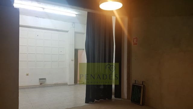 Commercial for sale in Ontinyent - € 80,000 (Ref: 6749683)