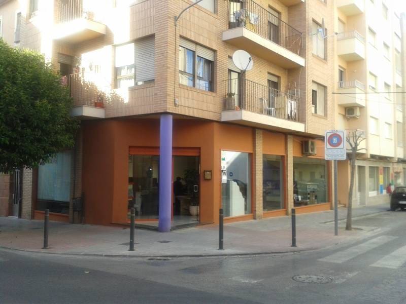 Commercial for sale in Ontinyent - € 80,000 (Ref: 6749694)