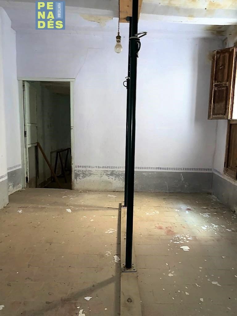 6 soveværelse Byhus til salg i Agullent - € 40.000 (Ref: 7004220)