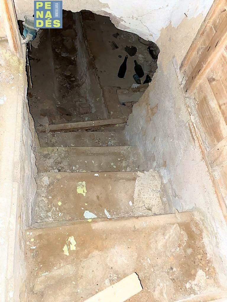 6 soveværelse Byhus til salg i Agullent - € 40.000 (Ref: 7004220)