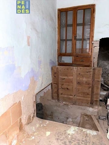 6 soveværelse Byhus til salg i Agullent - € 40.000 (Ref: 7004220)