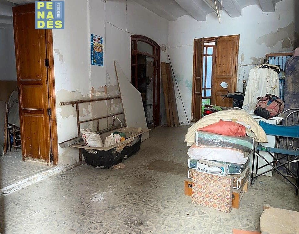 6 soveværelse Byhus til salg i Agullent - € 40.000 (Ref: 7004220)