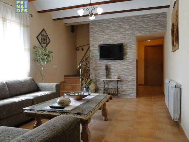 6 soveværelse Finca/Landehus til salg i Ontinyent med swimmingpool - € 490.000 (Ref: 8584231)